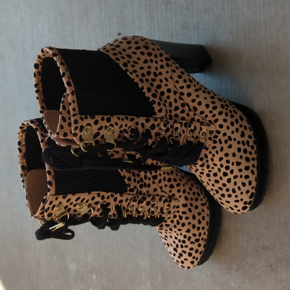 Shoe Dazzle Ayah Cheetah Print Lace Up 4 in High Heeled Boots 6.5